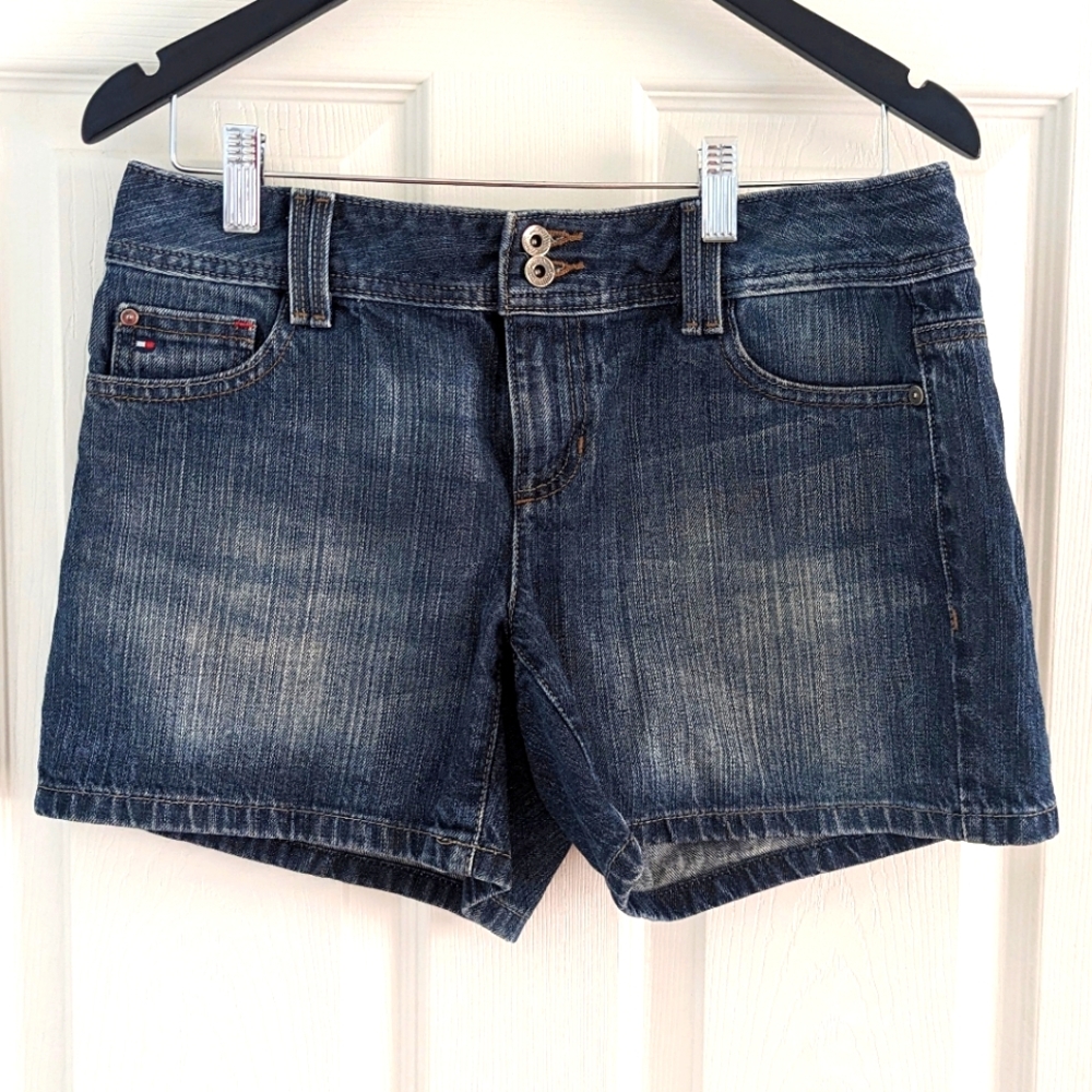 Tommy Hilfiger women's vintage denim jeans shorts. Size 4